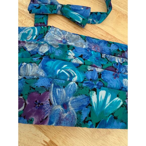 The Tie Rack Set of Matching Bow Tie & Cummerbund Blue Purple Floral One Size JL - Picture 3 of 12